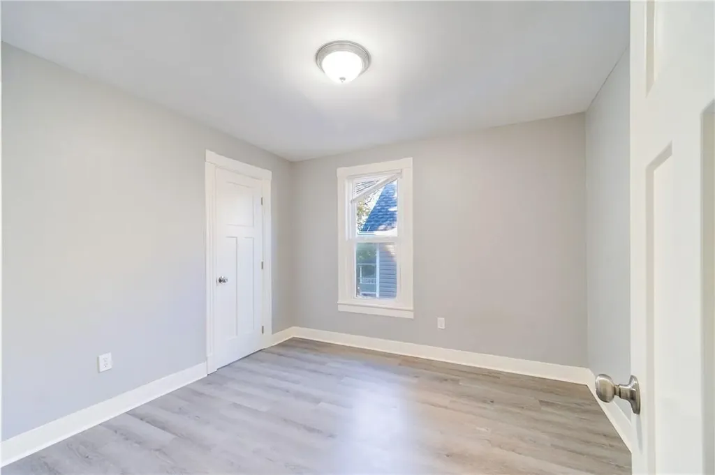 28 1/2 #28 Myrtle Avenue Middletown NY 10940