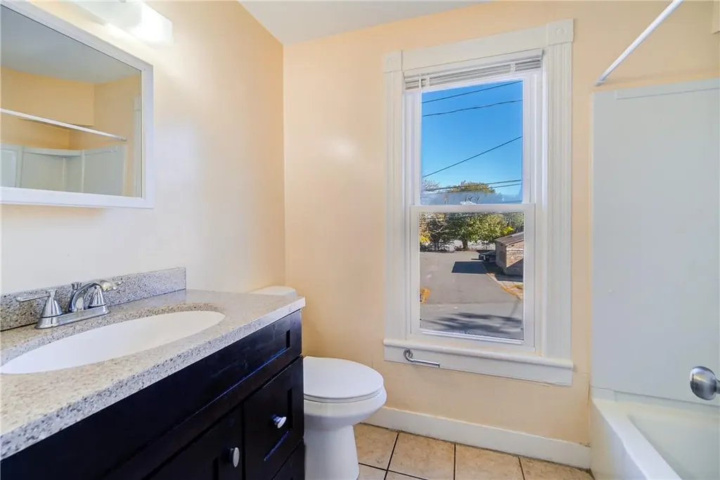 28 1/2 #28 Myrtle Avenue Middletown NY 10940