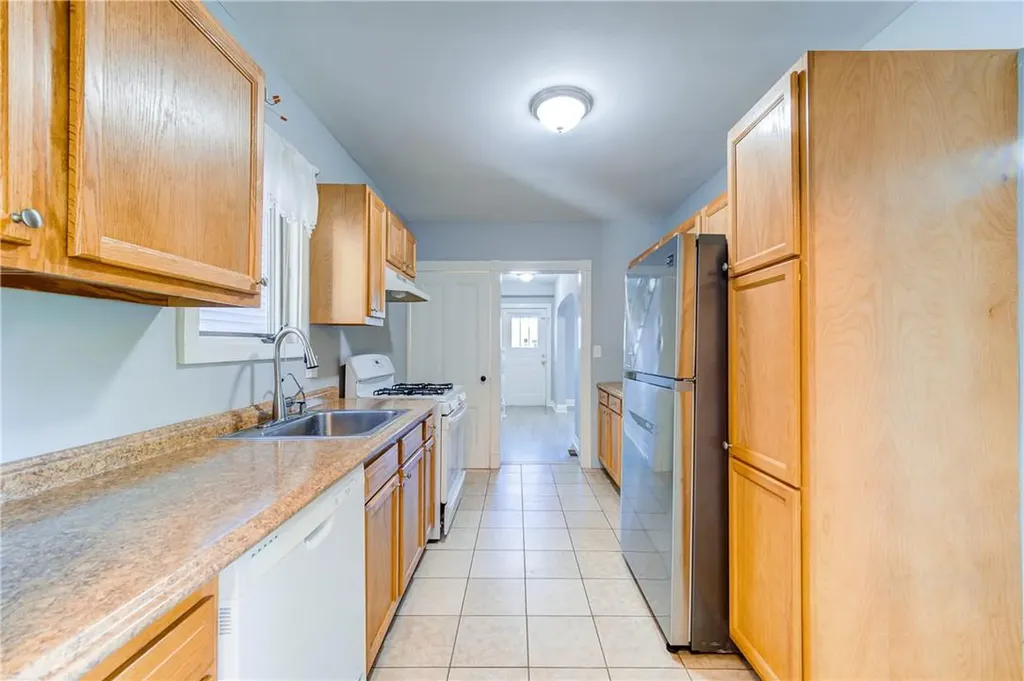 28 1/2 #28 Myrtle Avenue Middletown NY 10940