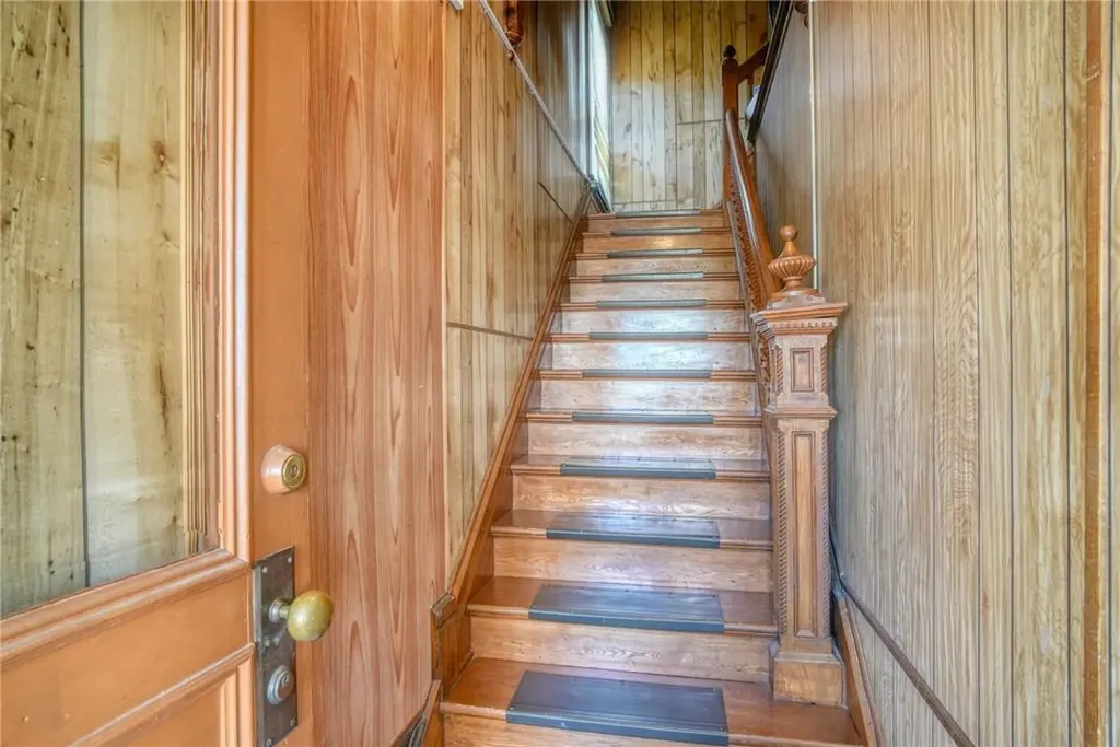 32 Balding Avenue Poughkeepsie NY 12601