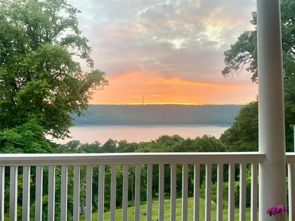 97 Hudson Terrace Yonkers NY 10701