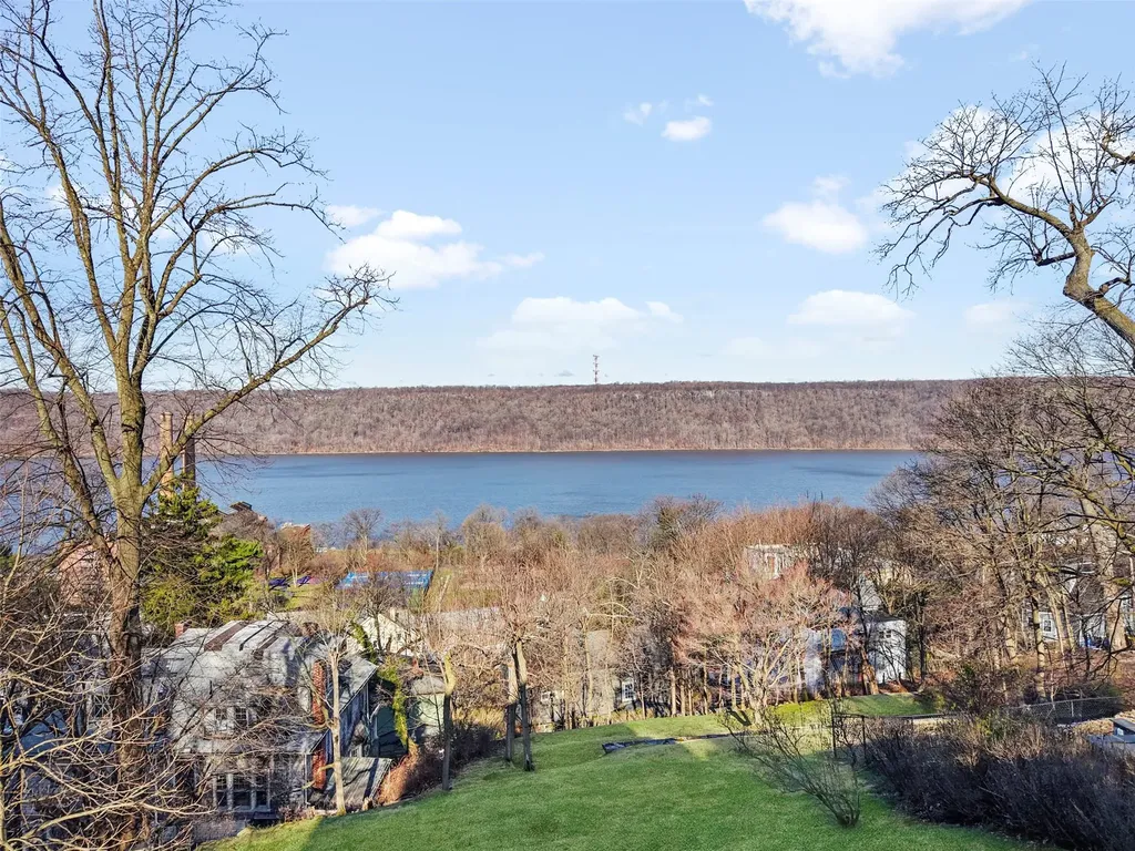 97 Hudson Terrace Yonkers NY 10701