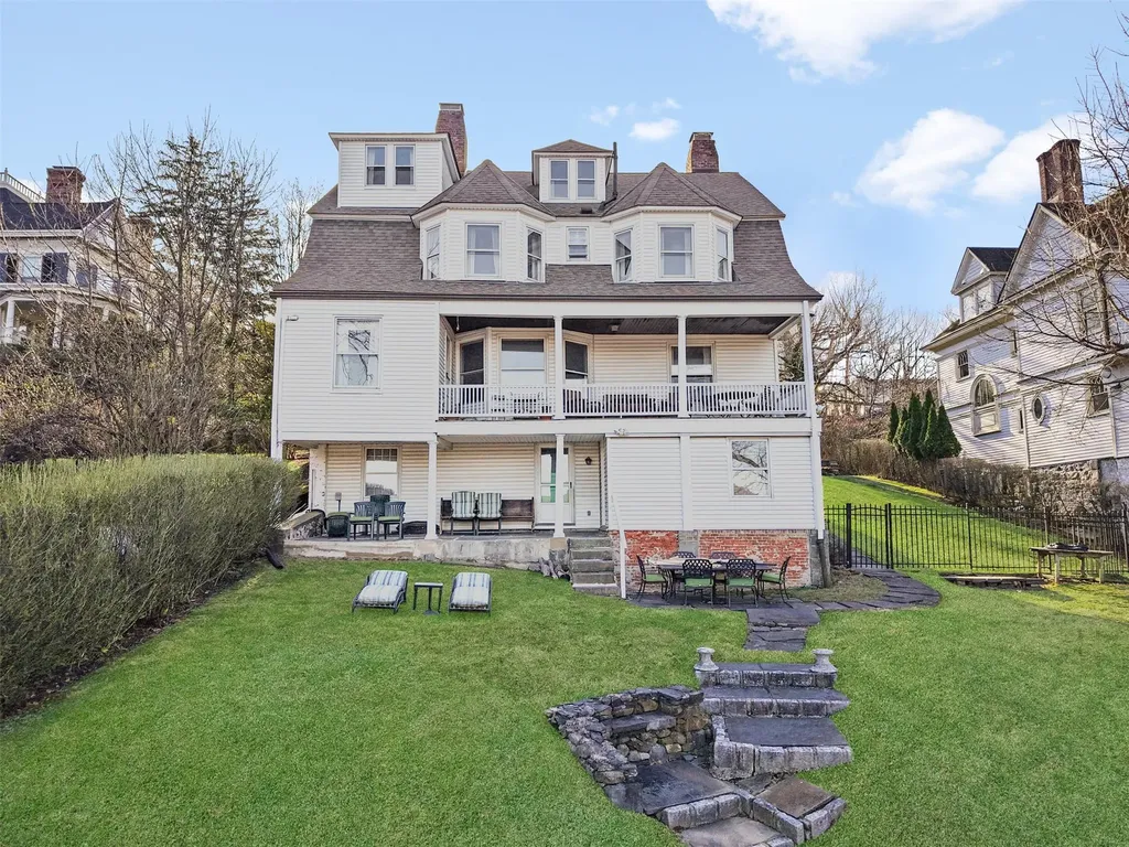 97 Hudson Terrace Yonkers NY 10701