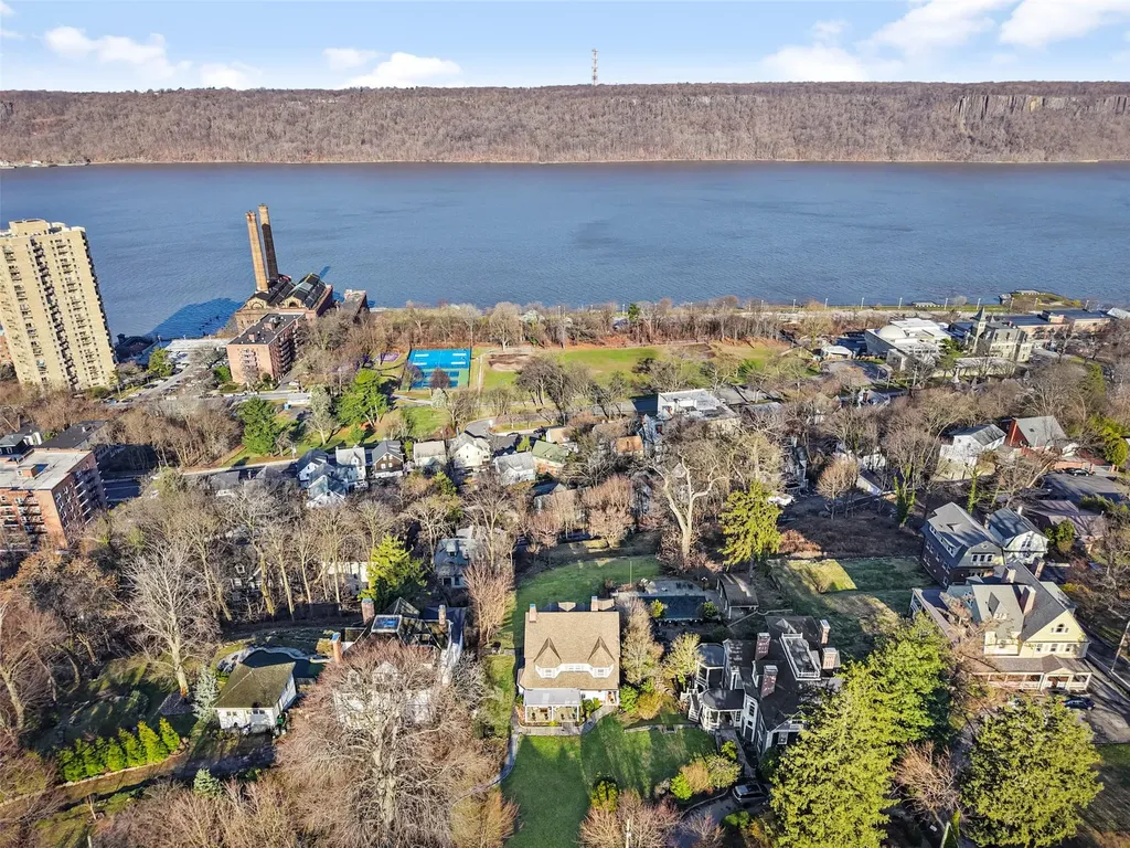 97 Hudson Terrace Yonkers NY 10701