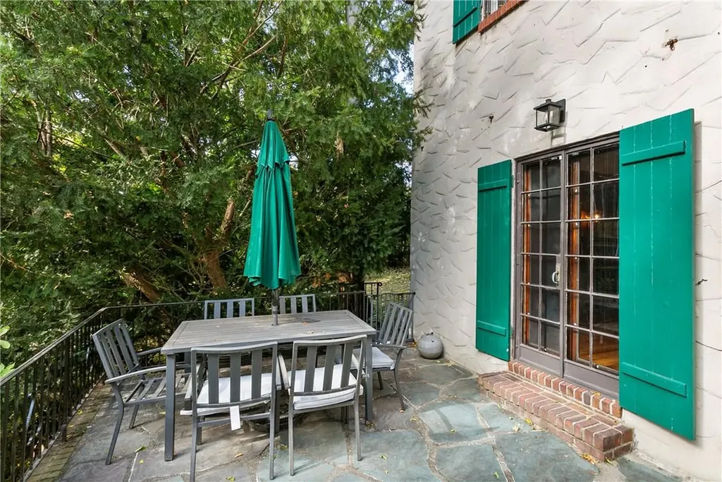 65 N Mountain Drive Dobbs Ferry NY 10522