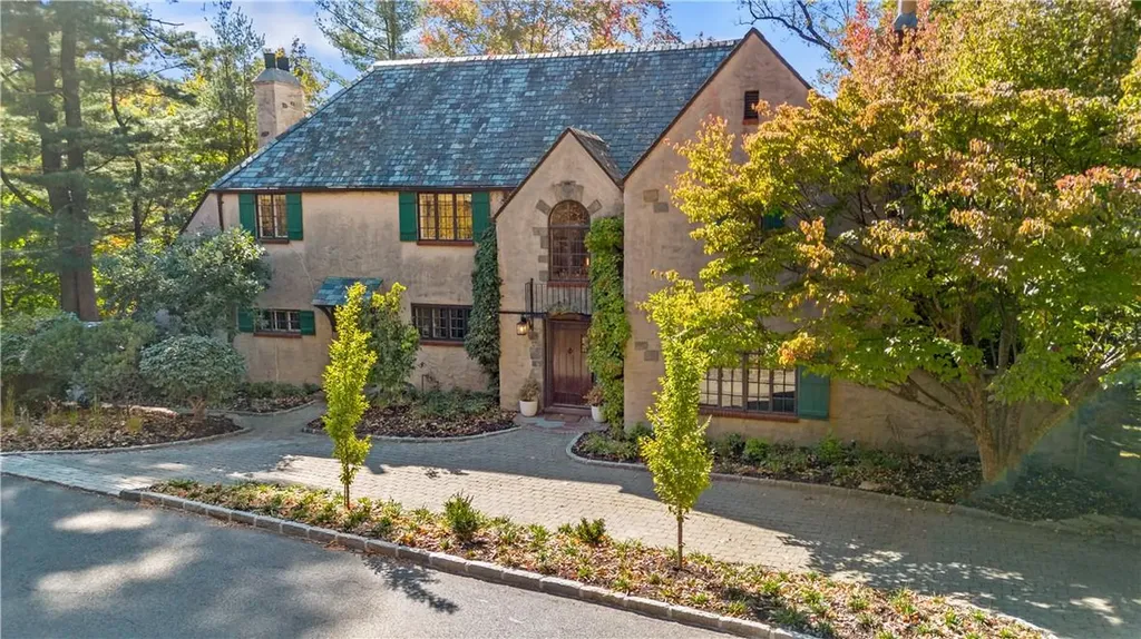 65 N Mountain Drive Dobbs Ferry NY 10522