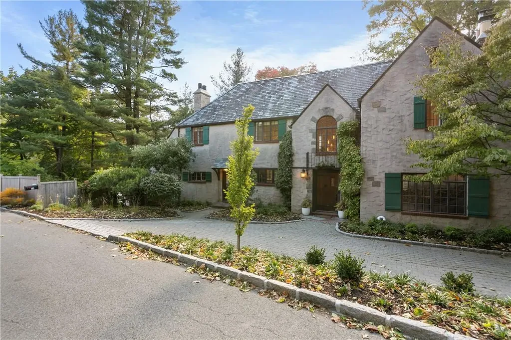 65 N Mountain Drive Dobbs Ferry NY 10522