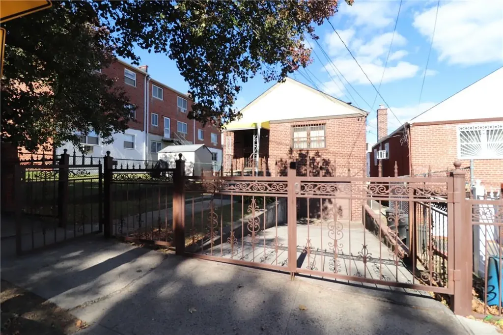 1221 Arnow Avenue Bronx NY 10469