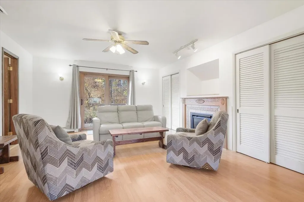 10 Maple Road Poughkeepsie NY 12601
