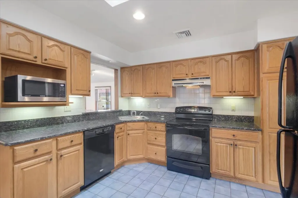 10 Maple Road Poughkeepsie NY 12601