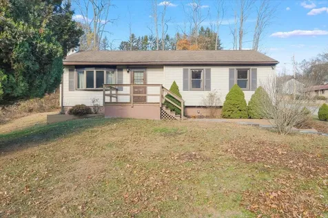 10 Maple Road Poughkeepsie NY 12601