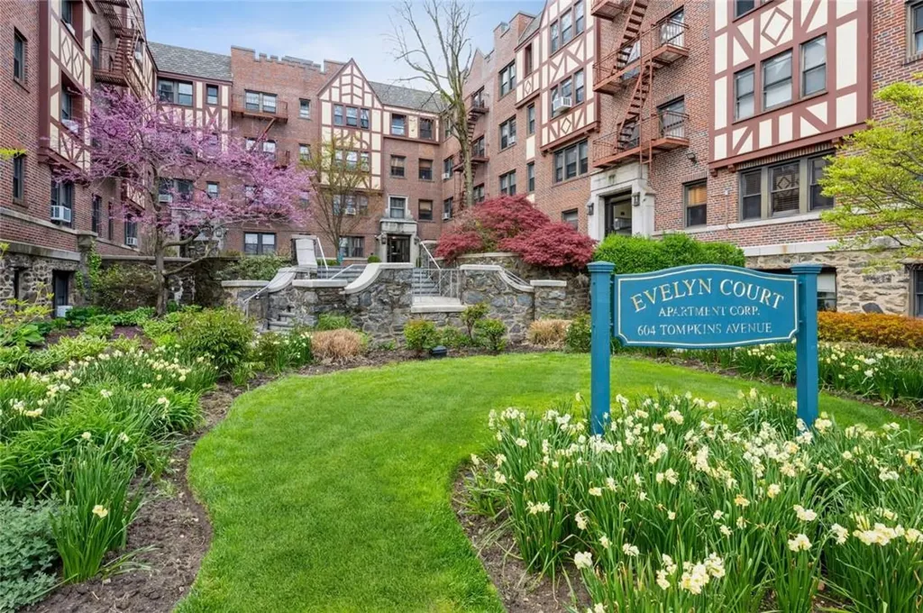 604 Tompkins Avenue Mamaroneck NY 10543