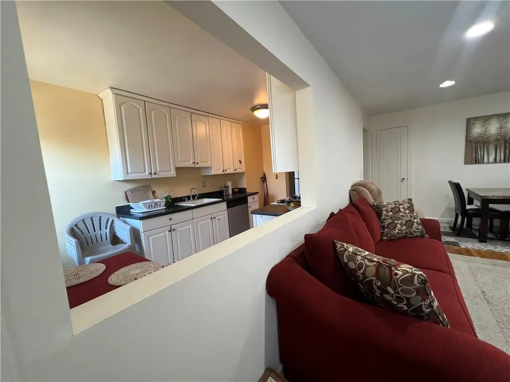 604 Tompkins Avenue Mamaroneck NY 10543