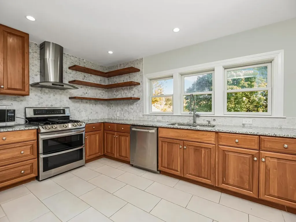 112 Gleneida Avenue Carmel NY 10512