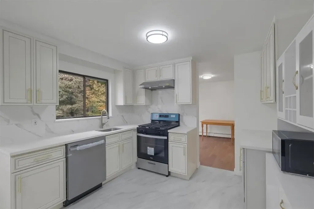 3 Hook Road Poughkeepsie NY 12601