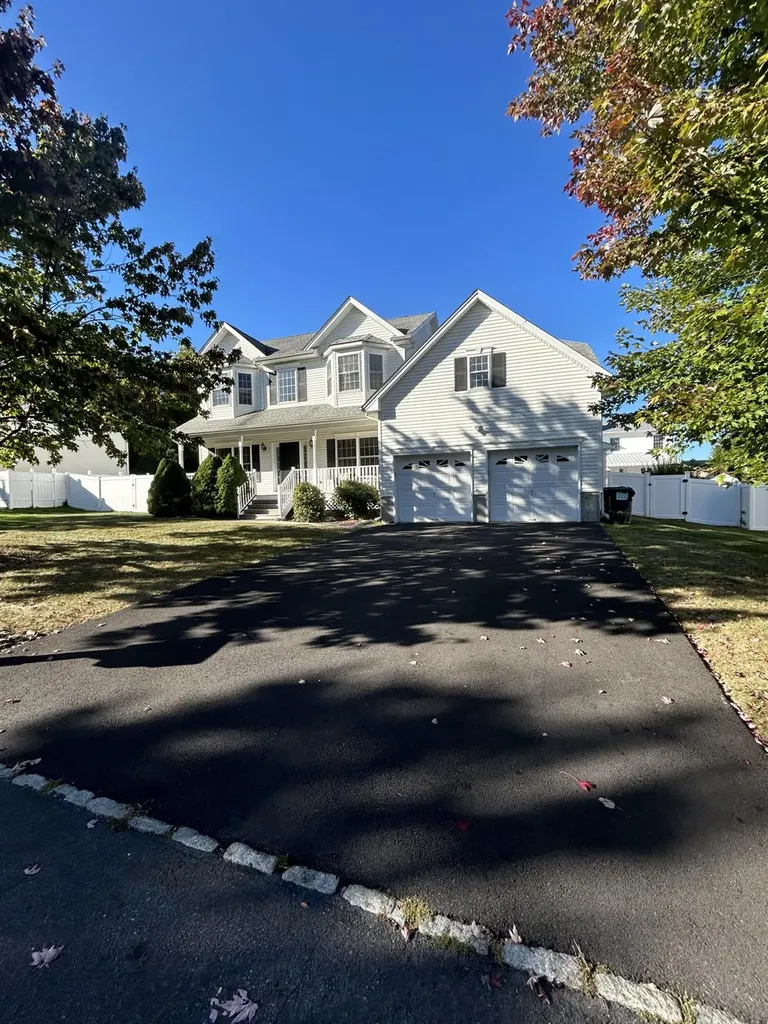 2824 Cherry Tree Way New Windsor NY 12553