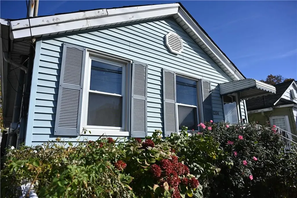 1204 Harding Park Bronx NY 10473