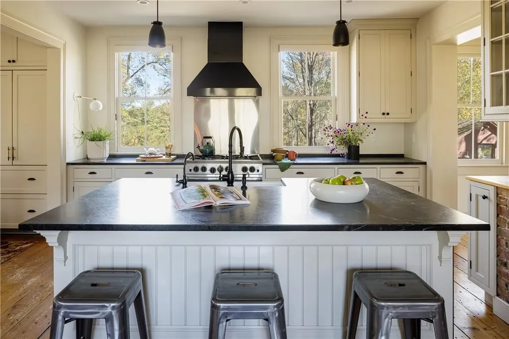 521 Mill Road Rhinebeck NY 12572