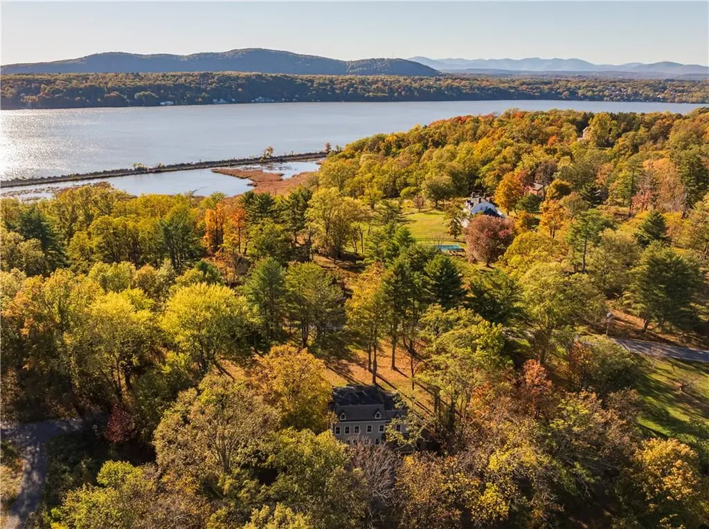 521 Mill Road Rhinebeck NY 12572
