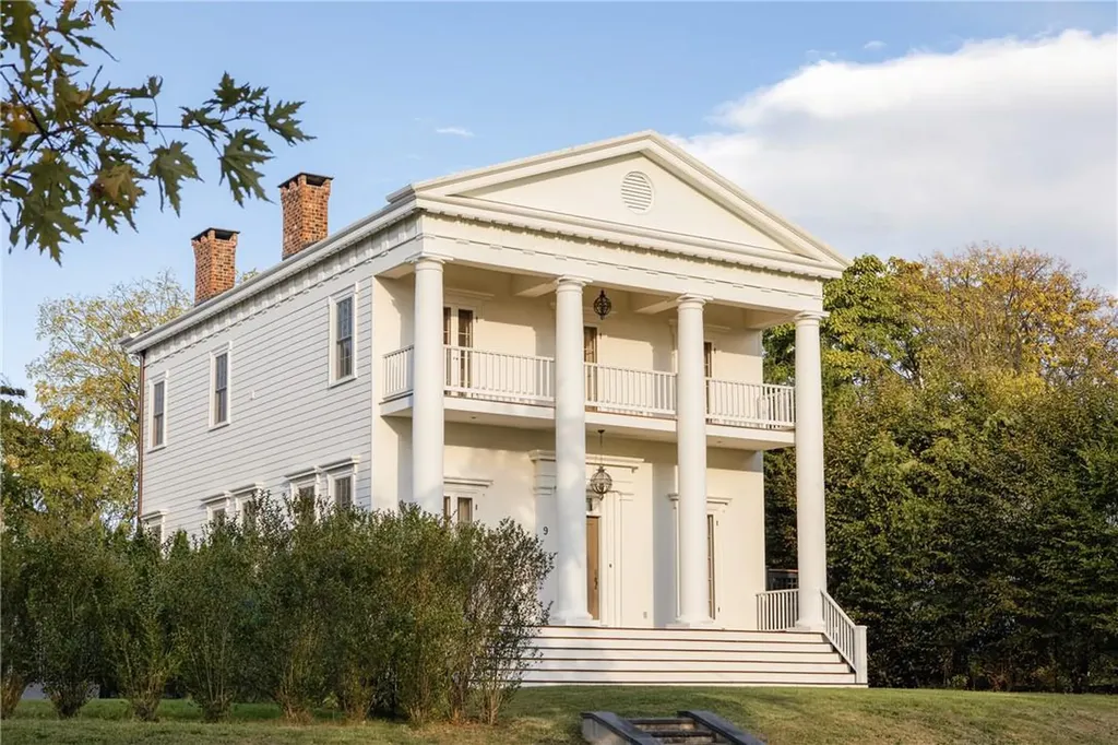 9 Willard Place Hudson NY 12534