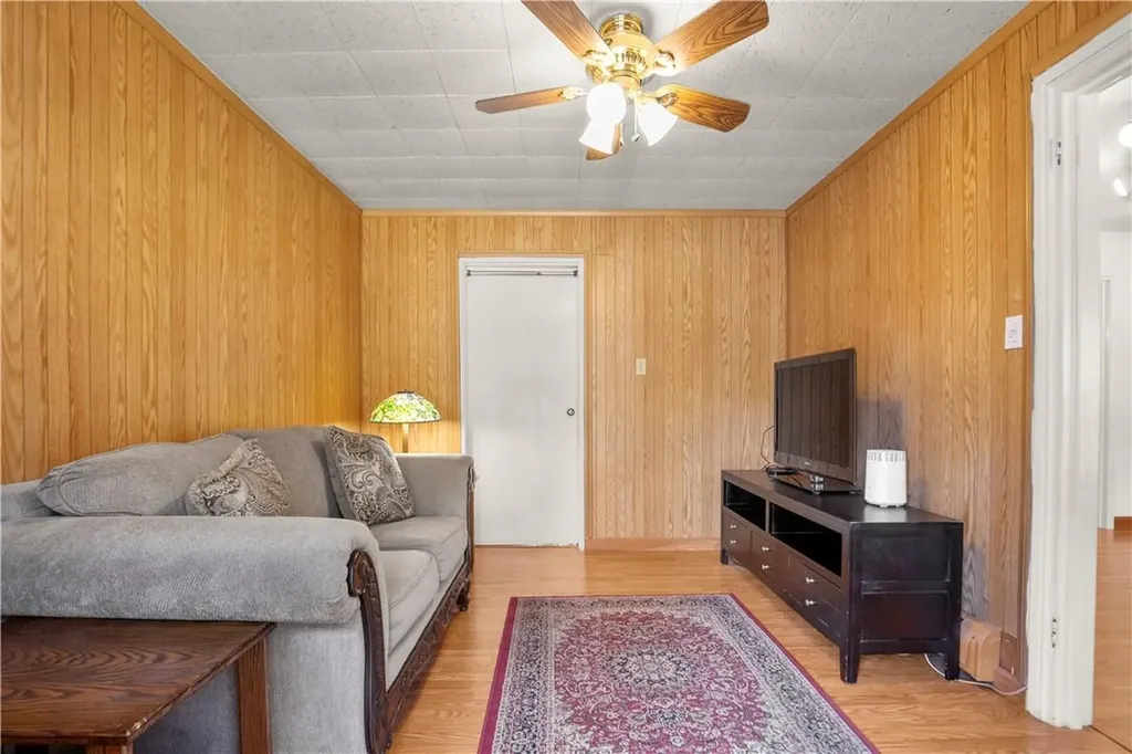 96 Pineridge Road White Plains NY 10603