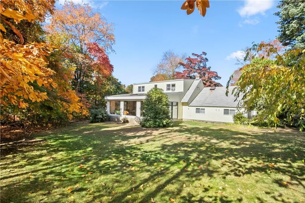 96 Pineridge Road White Plains NY 10603