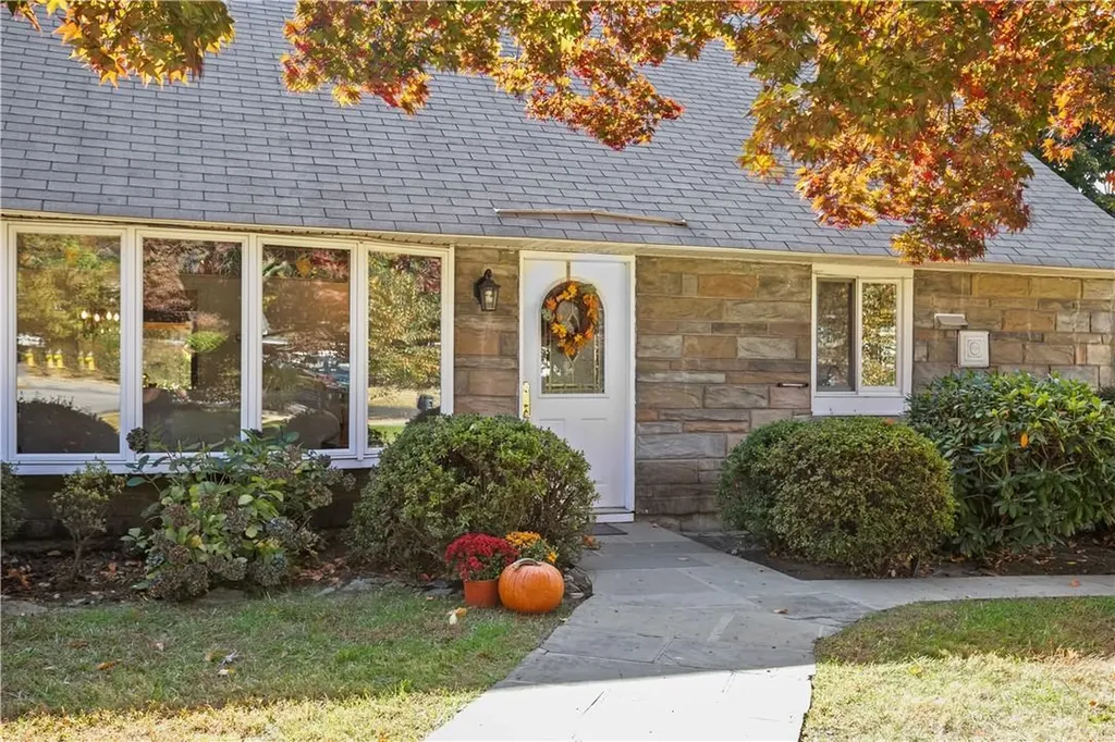 96 Pineridge Road White Plains NY 10603