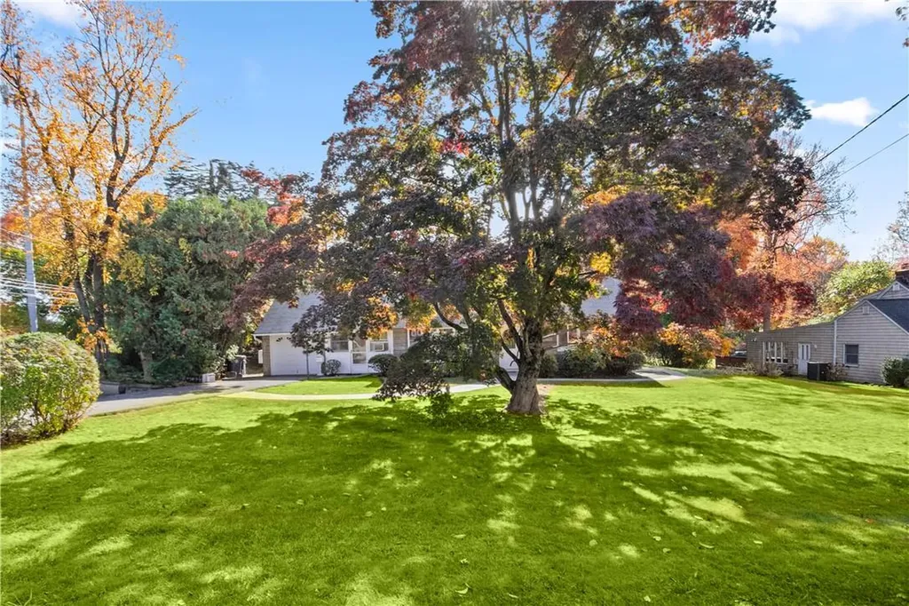 96 Pineridge Road White Plains NY 10603