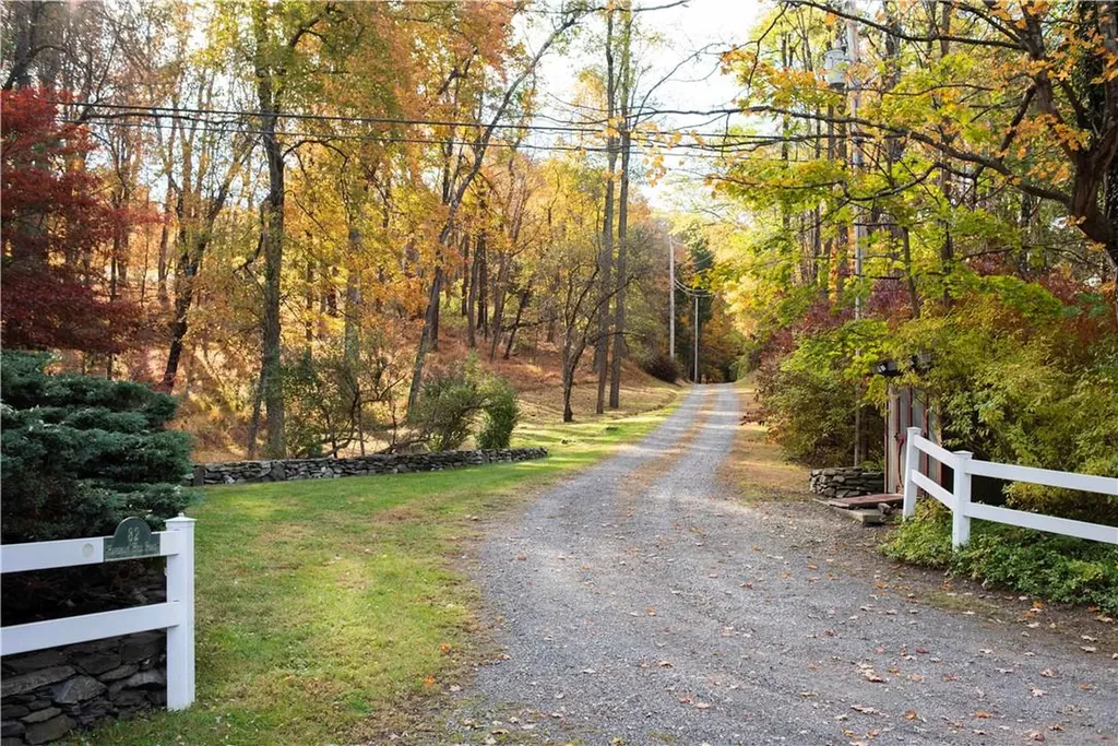 82 Hapeman Hill Road Red Hook NY 12571