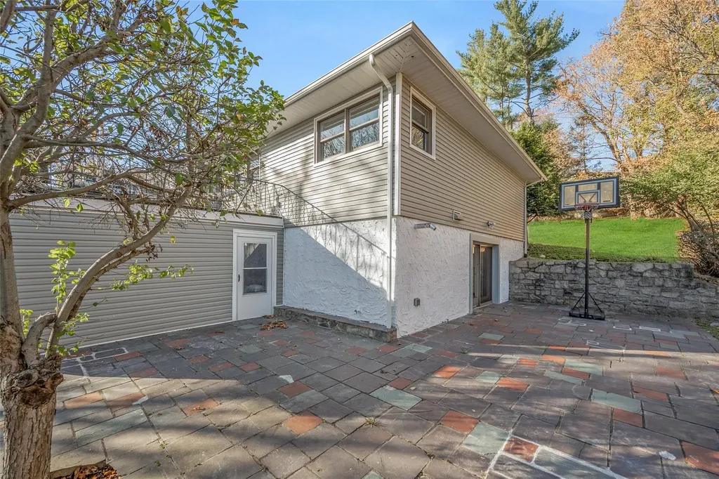 21 Agnes Circle Ardsley NY 10502