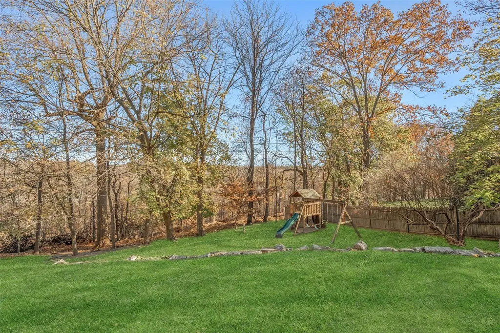21 Agnes Circle Ardsley NY 10502