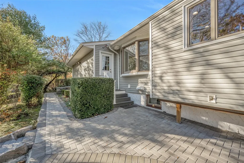 21 Agnes Circle Ardsley NY 10502