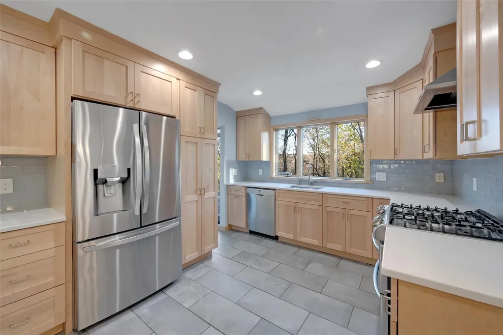 21 Agnes Circle Ardsley NY 10502