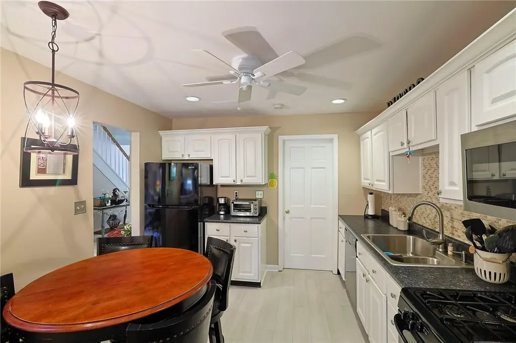 112 Pinebrook Drive Hyde Park NY 12538