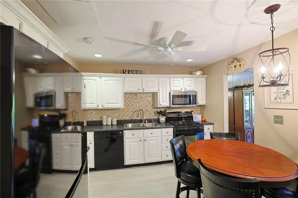 112 Pinebrook Drive Hyde Park NY 12538