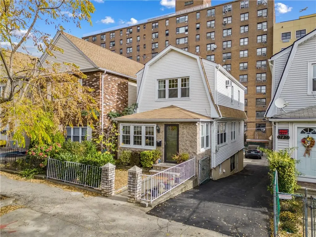 1738 Parkview Avenue Bronx NY 10461