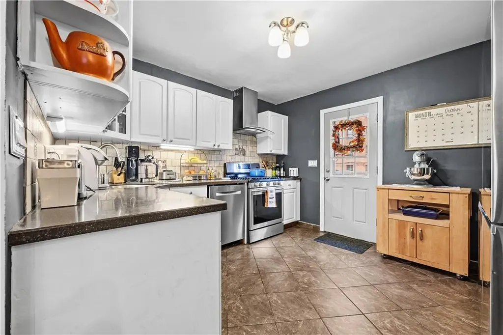 1738 Parkview Avenue Bronx NY 10461