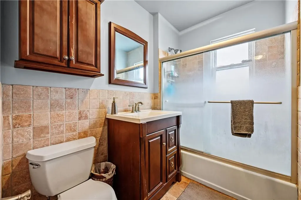 1738 Parkview Avenue Bronx NY 10461