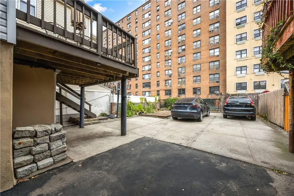 1738 Parkview Avenue Bronx NY 10461