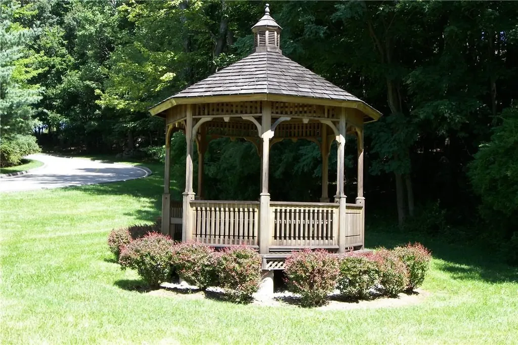 848 Heritage Hills Somers NY 10589