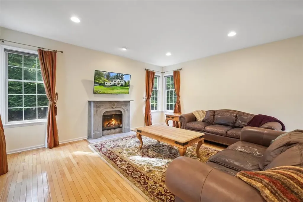 64 Loomis Drive Baldwin Place NY 10505