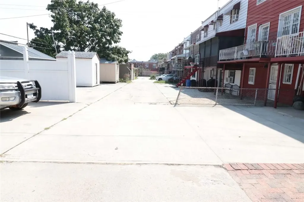 3236 Corsa Avenue Bronx NY 10469