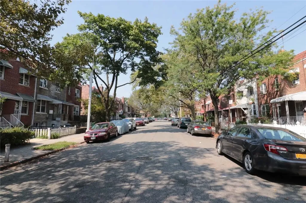 3236 Corsa Avenue Bronx NY 10469