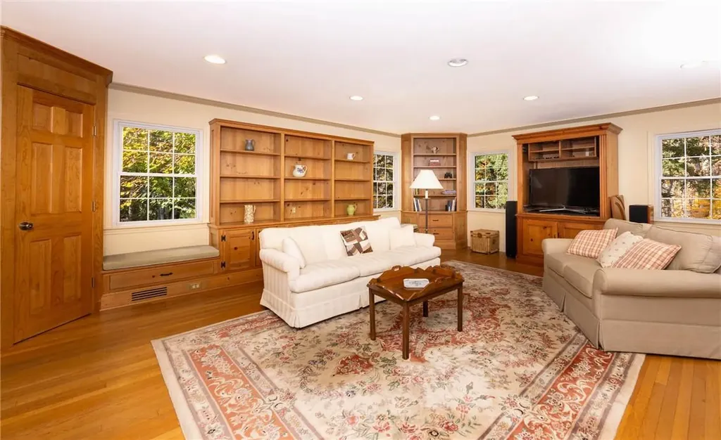 8 Thornewood Road Armonk NY 10504
