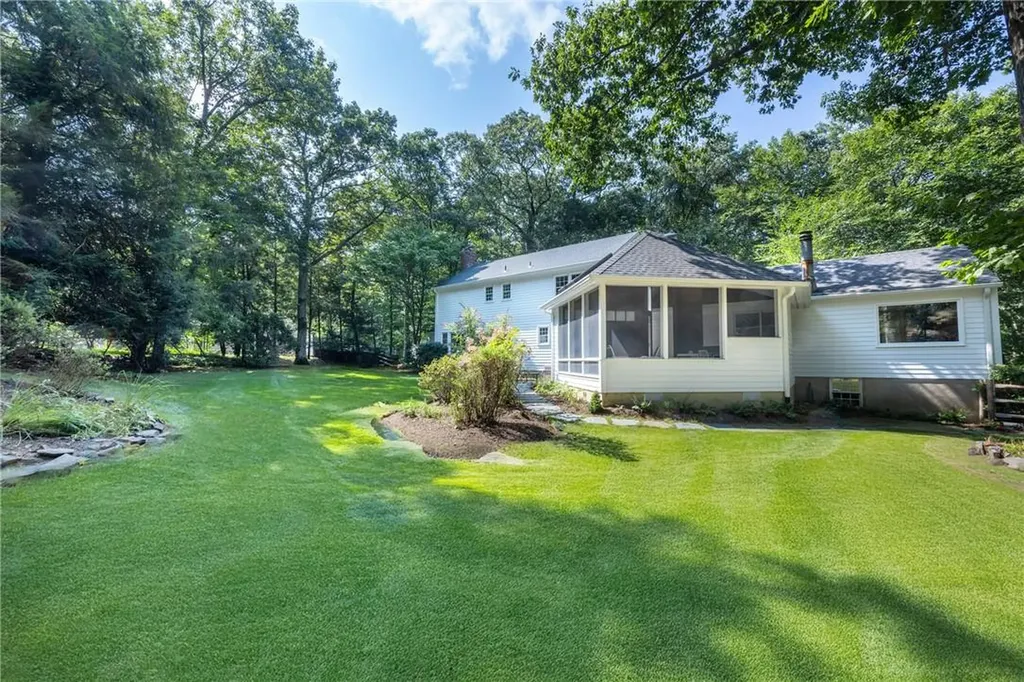 8 Thornewood Road Armonk NY 10504