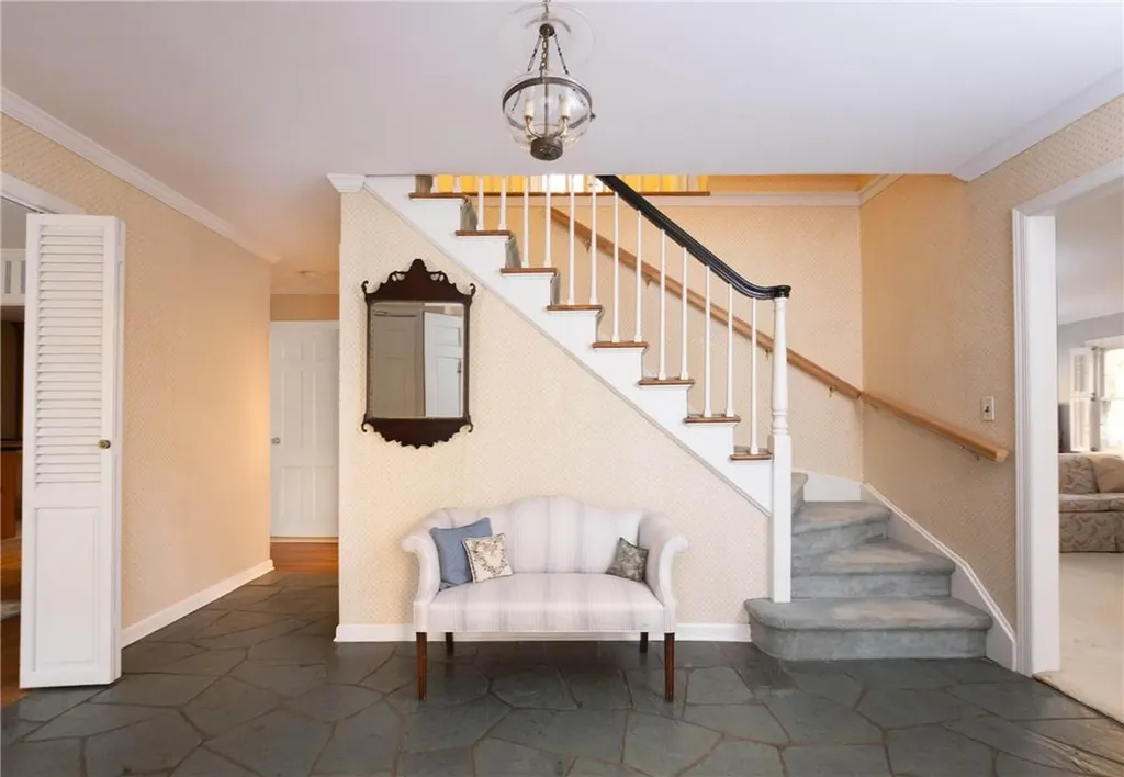 8 Thornewood Road Armonk NY 10504