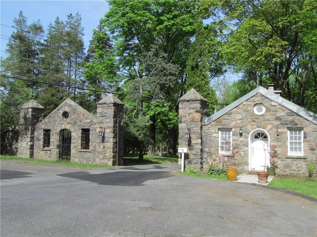 8 Thornewood Road Armonk NY 10504
