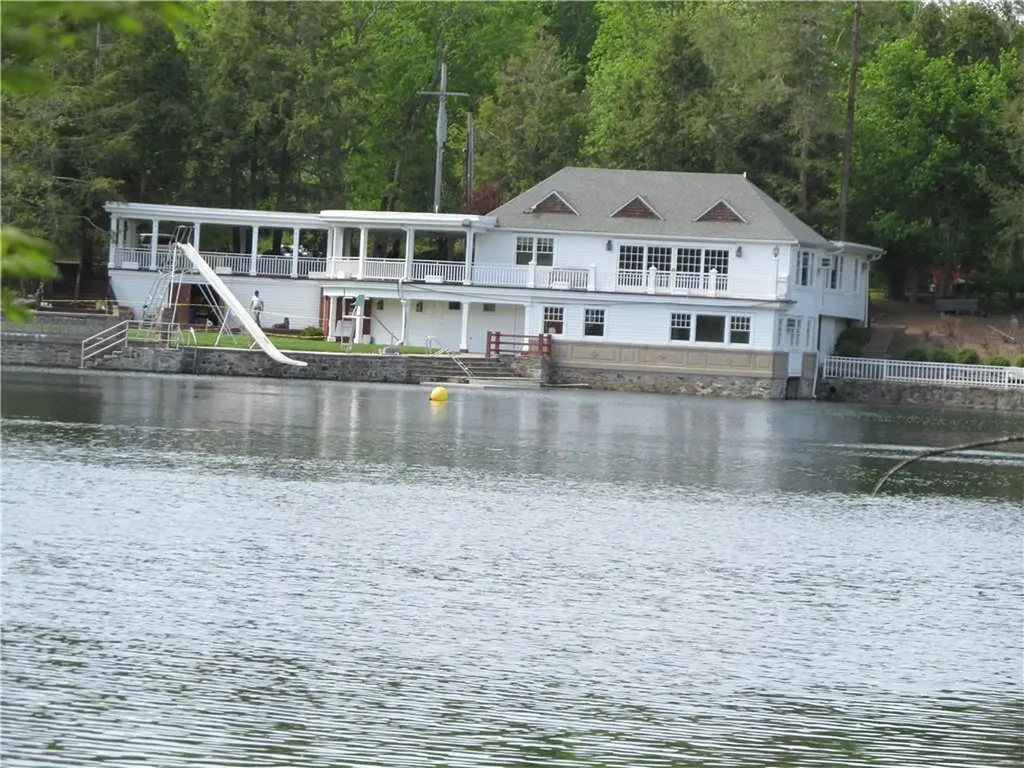 8 Thornewood Road Armonk NY 10504
