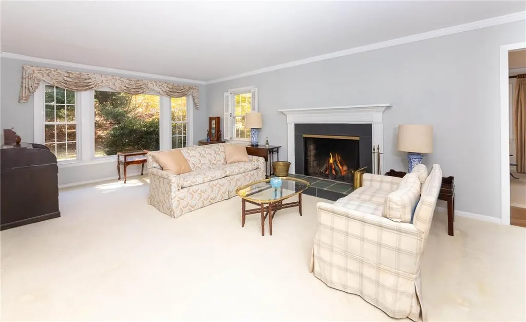 8 Thornewood Road Armonk NY 10504