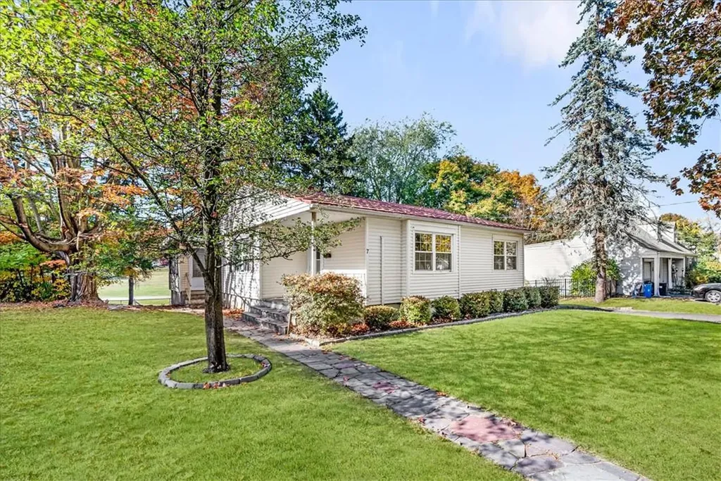 7 Hampton Place Newburgh NY 12550